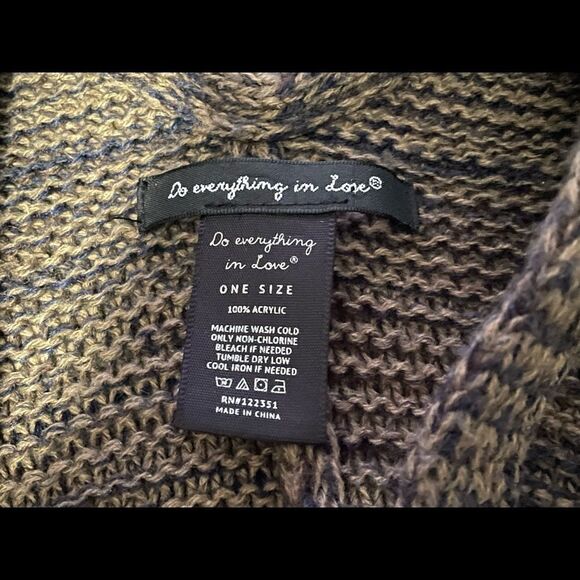 DO Everything in Love knit poncho. One size fits most. Very good condition. - Picture 4 of 4